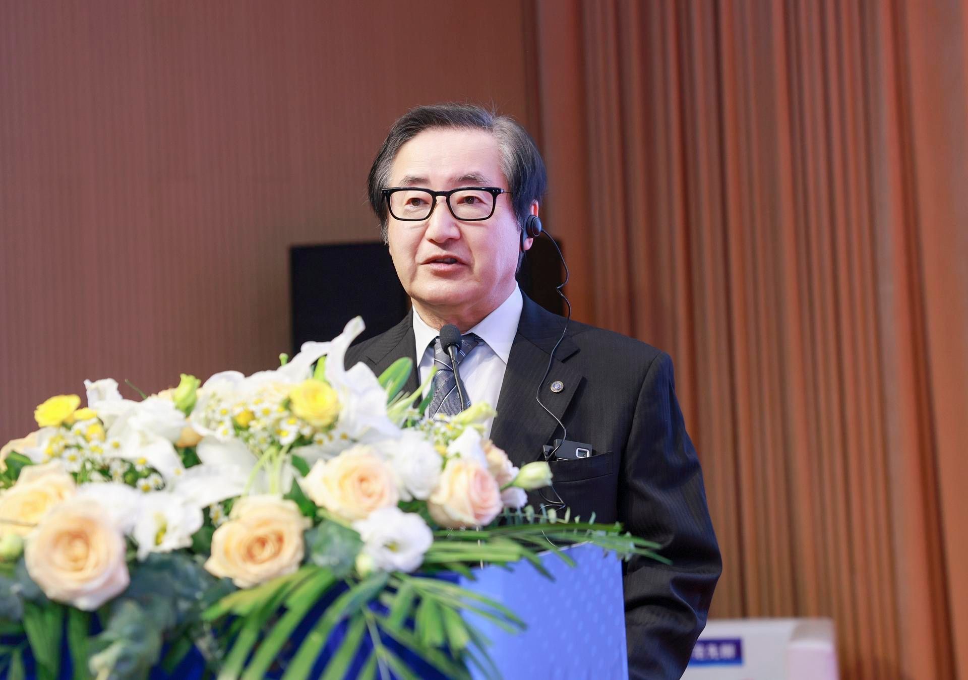 弦间昭彦.jpg 弦间昭彦.jpg